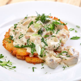 Драники с мачанкой